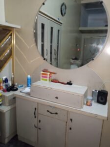 4 PC sele urgent h address korngi t industirl are karchi darlum k pas