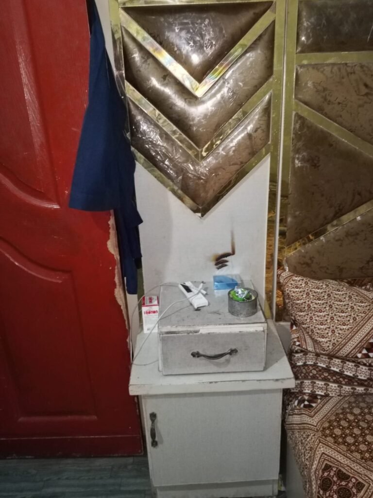 4 PC sele urgent h address korngi t industirl are karchi darlum k pas - photo 7