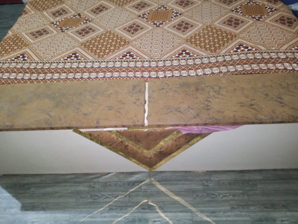 4 PC sele urgent h address korngi t industirl are karchi darlum k pas - photo 6