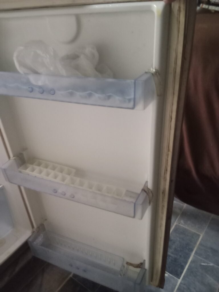 fridge urgent sell - photo 2