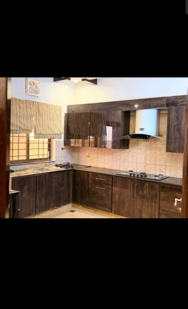 10 Marla fully furnished house for Sale in Dha Lahore - photo 3