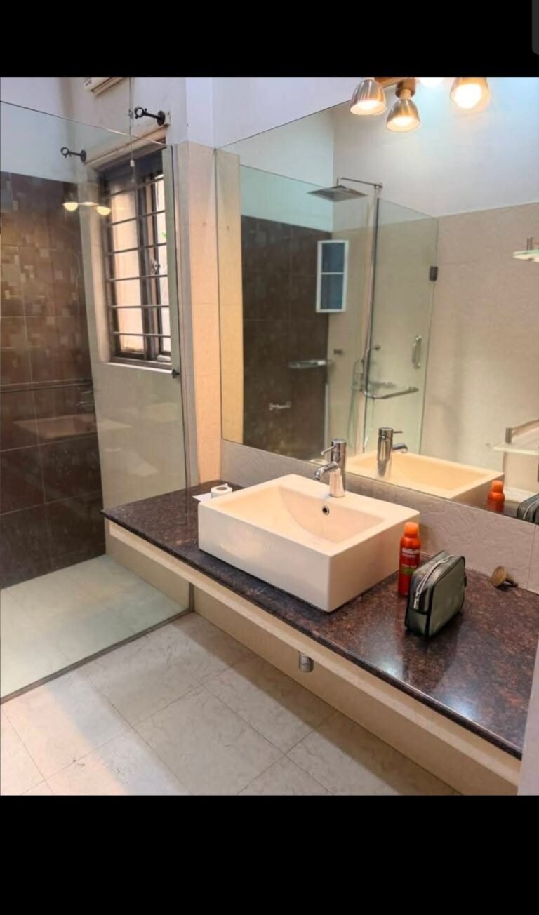 10 Marla fully furnished house for Sale in Dha Lahore