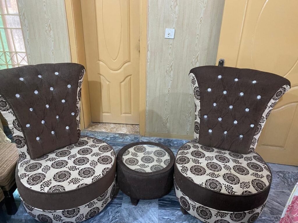 Chair with table - photo 2