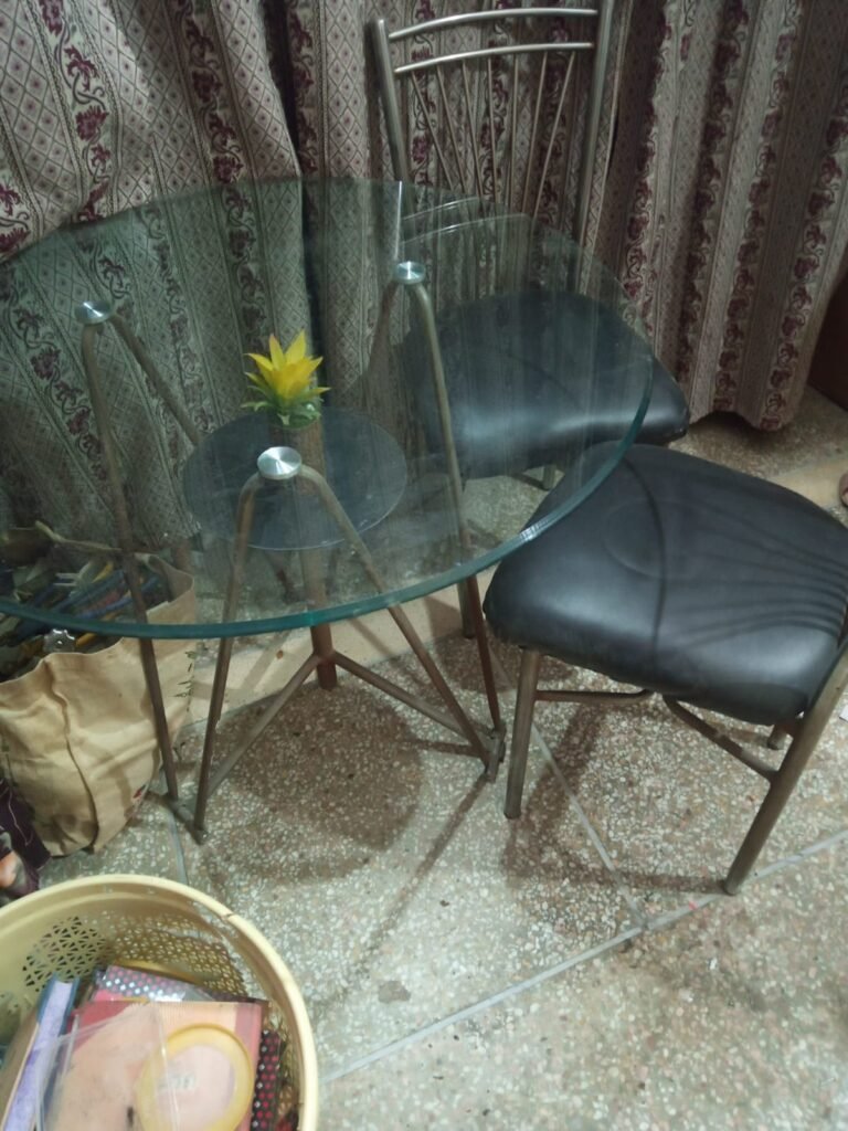 ghr jaga Kam ha es ley sale krni ha condition 10/8 ha price Kam ho jy - photo 1