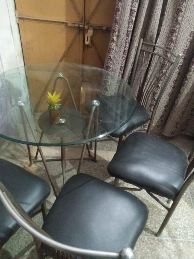ghr jaga Kam ha es ley sale krni ha condition 10/8 ha price Kam ho jy - photo 3