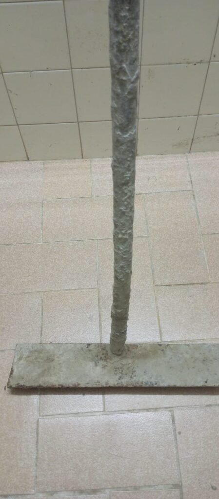 Heavy-Duty Iron Concrete Self-Leveling Tool – For Sale - photo 1
