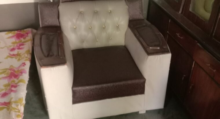 6 seat sofa good condition