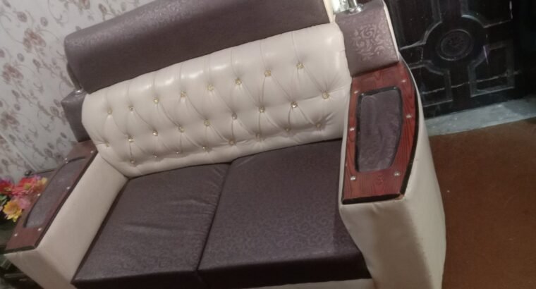6 seat sofa good condition
